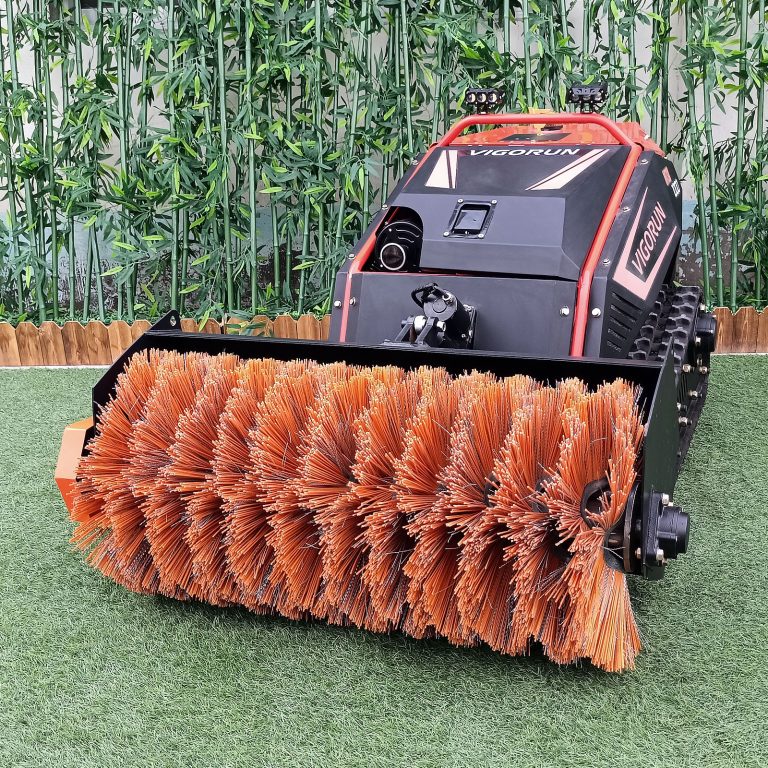 Moteur à essence 2 cylindres 4 temps, moteur de déplacement de traction électrique, broyeur forestier télécommandé sur chenilles